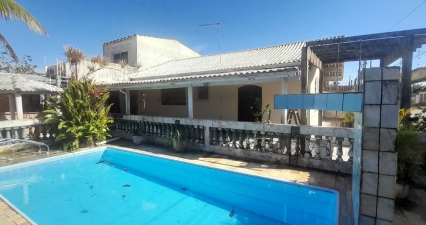 Casa no bairro Jardim Itapel cidade de Itanhaém a 100m da praia com piscina .