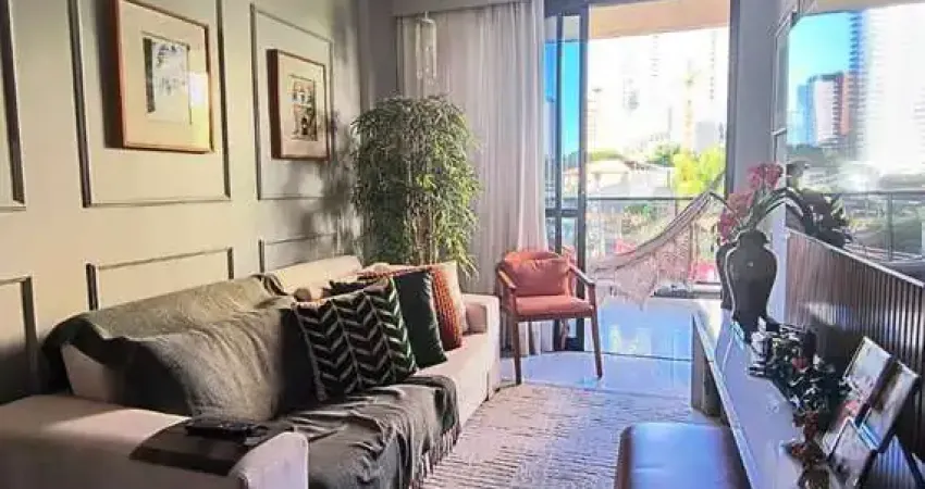 Decorado,  com 70 m² e infraestrutura.