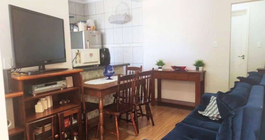 Um dormitório reformado. Prédio com elevador e garagem