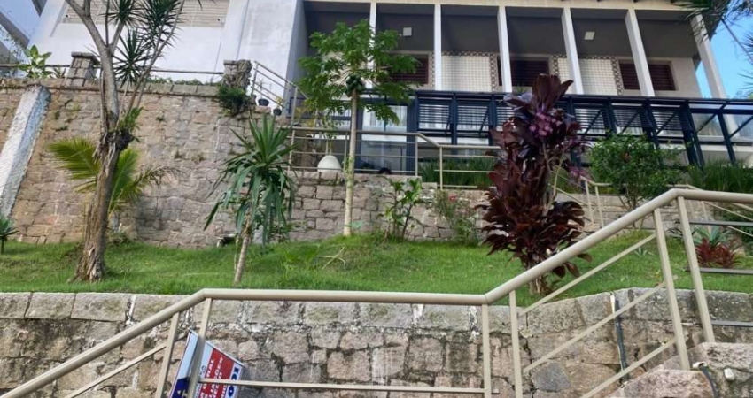Casa alto padrão. Ilha Porchat. 3 dormitórios e muito mais.