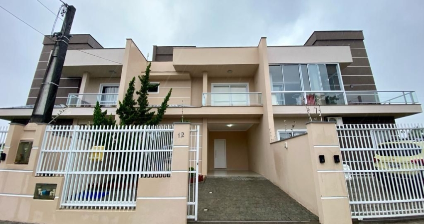 LINDA CASA GEMINADA À VENDA