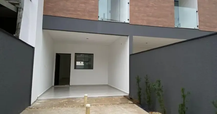 Casa com 2 quartos à venda na Rua Treze de Maio, 78, Iririú, Joinville