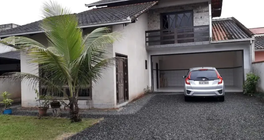 Amplo sobrado para locação no bairro costa e silva - joinville sc