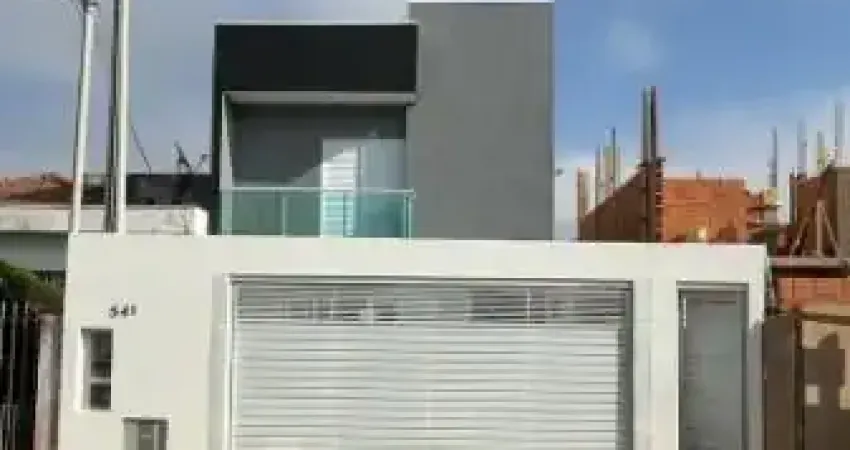 Maravilhoso sobrado novo de 3 dormitórios (1 suíte com sacada) - localização privilegiada - parque suzano - suzano