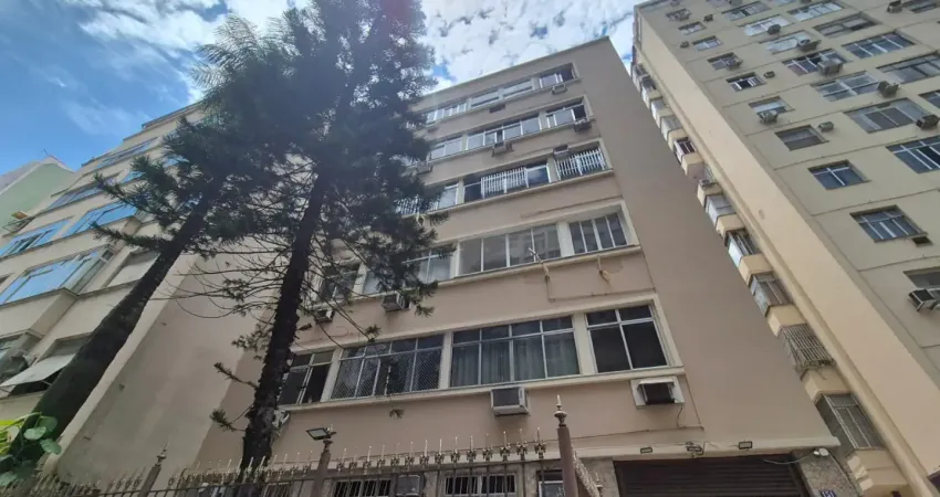 Apartamento reformado para venda na marques de abrantes - flamengo/rj.