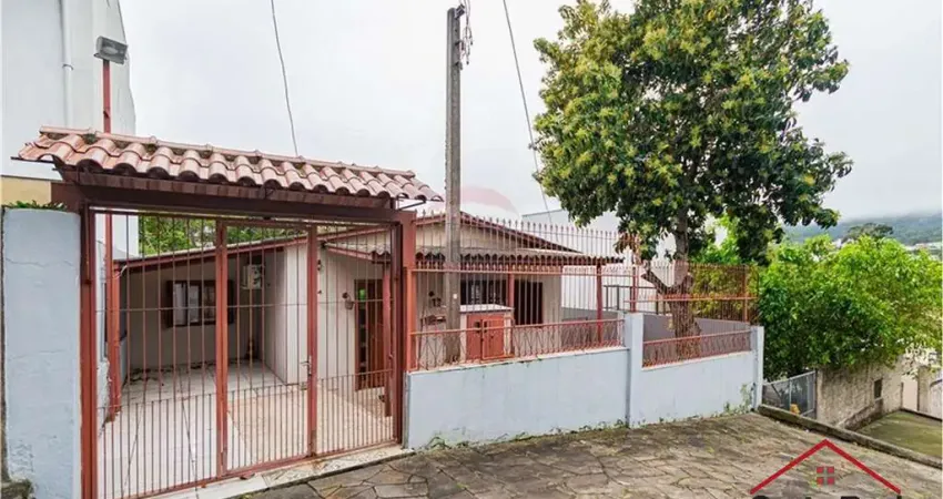 Casa com 3 quartos à venda na Cunha Neto, 334, Nonoai, Porto Alegre