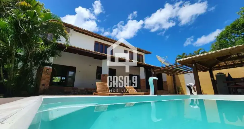 Casa com 06 quartos em Guarajuba-Ba