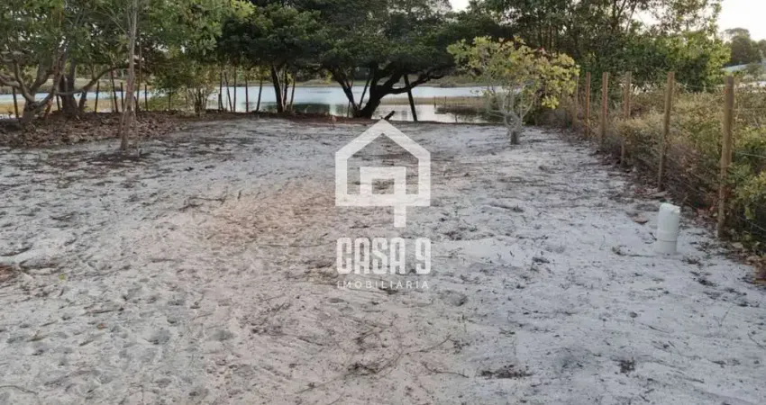 Terreno plano com 800 m² a venda fundo de lagoa no condomínio Águas de Sauipe em Porto de Sauipe Bahia