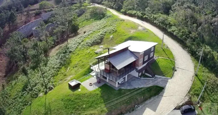 Casa de campo em Santo Amaro da Imperatriz, 3 quartos - Mobiliada (200m2)