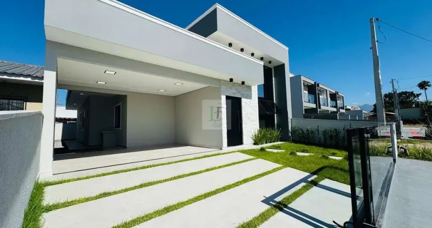 Casa 3 dormitórios, sendo 1 suíte por R$ 780.000,00