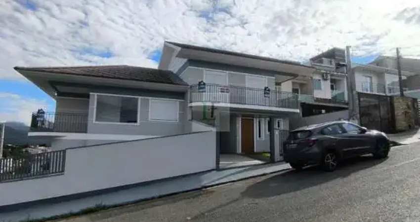 Sobrado Alto Padrão São José/SC 3 dormitórios