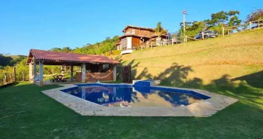 Chácara com 3333m2 no Condomínio Recanto dos Pássaros