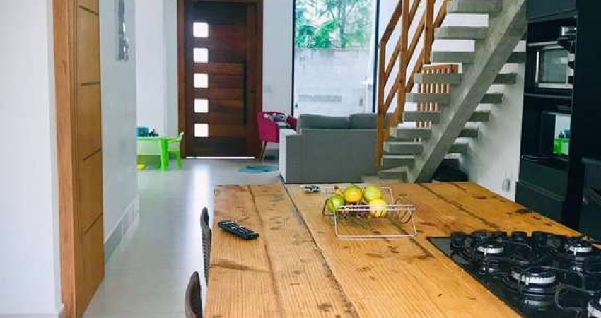 Casa á venda com 3 quartos no Bairro Vila Branca