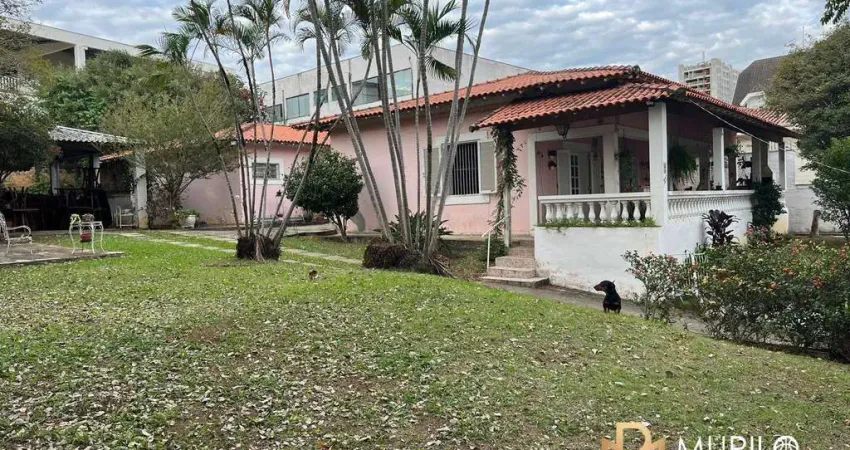 Casa com 4 Quartos  à Venda, 250 m², Jardim Esplanada