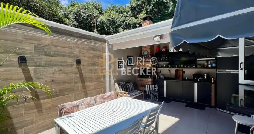 Casa à venda 3 quartos em Condomínio no Bairro Jardim das Indústrias