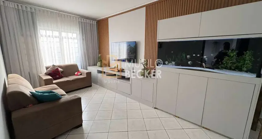 Casa para venda ou aluguel 4 quartos e quintal Pq Santo Antônio - Jacareí