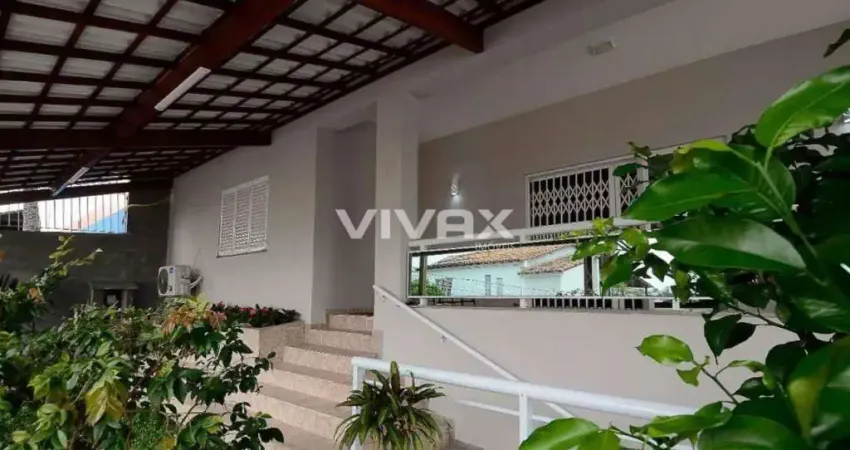 Casa com 4 quartos à venda na Rua Eurico Silva, Jardim Guanabara, Rio de Janeiro