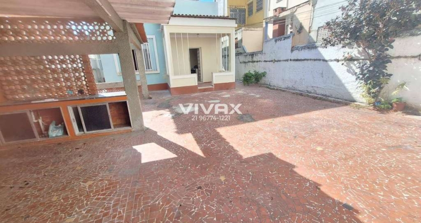 Casa com 4 quartos para alugar na Rua Castro Alves, Méier, Rio de Janeiro