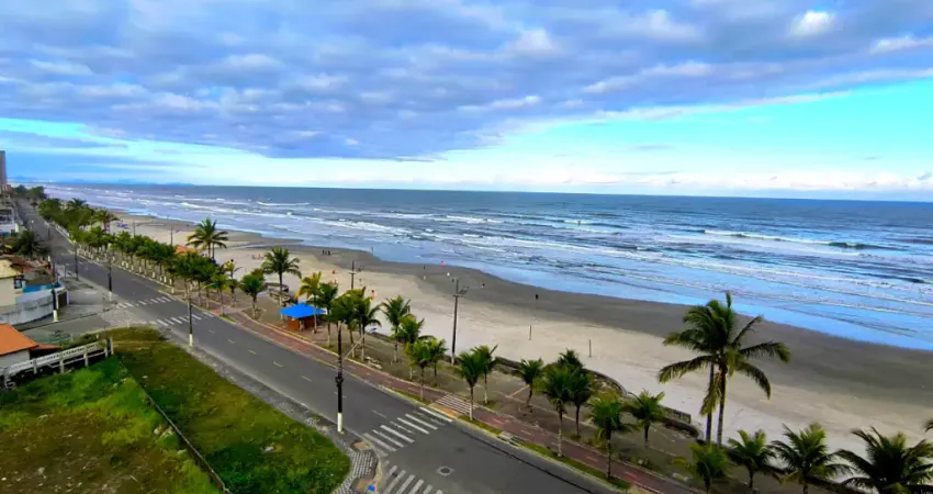 Apartamento com sacada vista mar | prédio frente mar com piscina e elevador