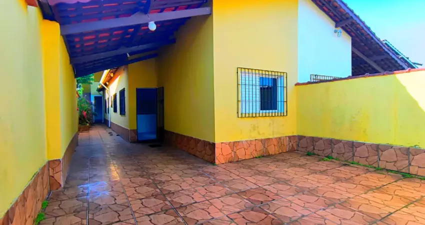 Casa lado praia com 3 dormitórios - edícula assobradada - perto da praia