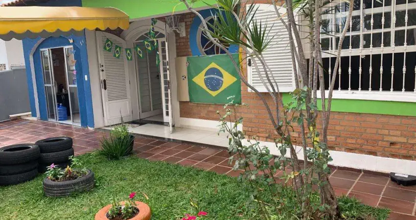 Casa para Venda em Valinhos, Vila Embaré, 2 dormitórios, 3 banheiros