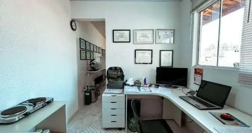 Casa para Venda em Valinhos, Jardim das Vitórias Régias, 3 dormitórios, 1 suíte, 4 banheiros, 6 vagas