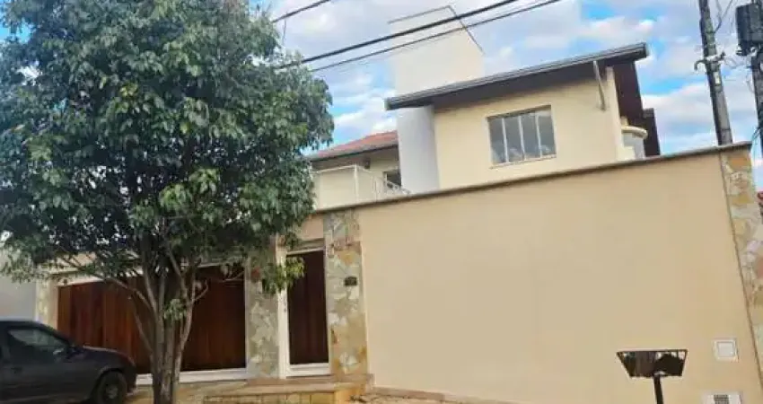 Casa para Locação em Valinhos, Loteamento Residencial Ana Carolina, 3 dormitórios, 1 suíte, 2 banheiros, 3 vagas