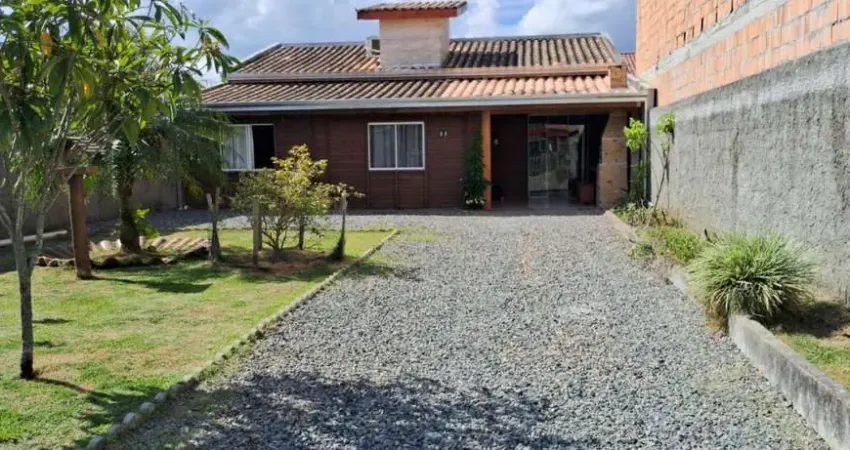 Casa para Venda em Araquari, Centro, 2 dormitórios, 1 banheiro, 1 vaga