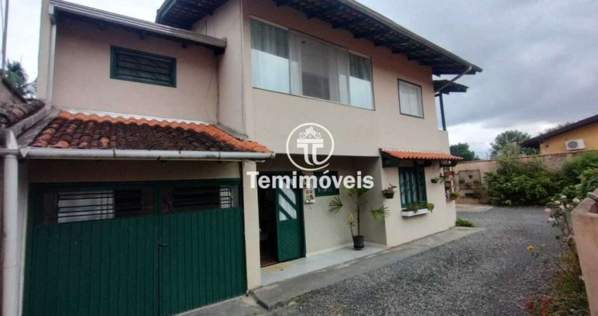Casa para Venda em Joinville, Saguaçu, 4 dormitórios, 1 suíte, 3 banheiros, 2 vagas