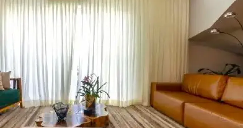 Cobertura duplex impecável com 270m² em rua tranquila e arborizada!