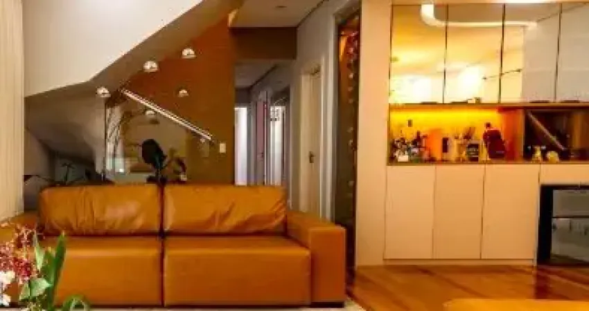 Cobertura duplex impecável com 270m² em rua tranquila e arborizada!