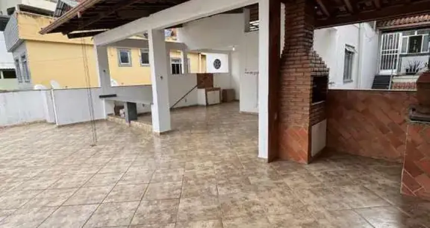 Casa para Venda em Juiz de Fora, São Mateus, 4 dormitórios, 1 suíte, 4 banheiros, 2 vagas