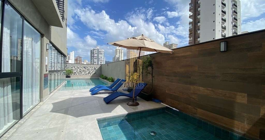 Apartamento na Meia Praia com 3 Suítes e 2 vagas