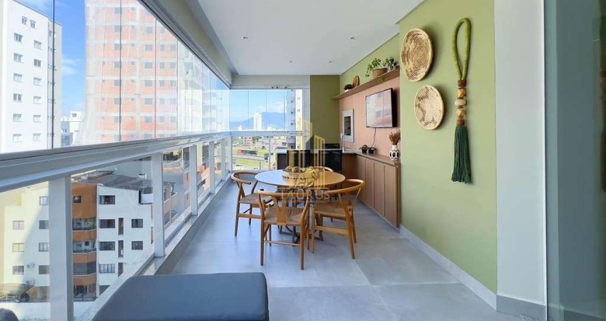 Apartamento 4 Suítes com Área de Lazer Meia Praia