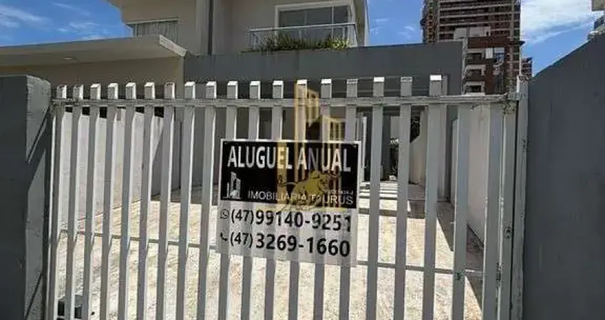 Casa com 3 quartos para alugar no Balneário Perequê, Porto Belo 