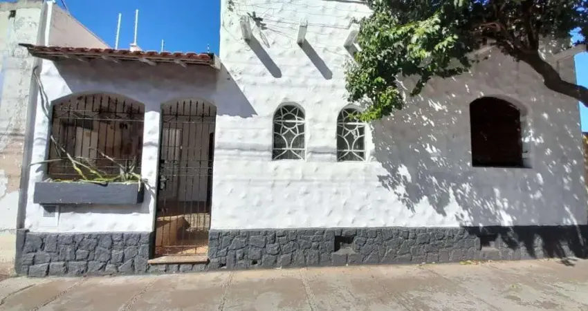 Casa com 3 quartos à venda no Centro, Araraquara 