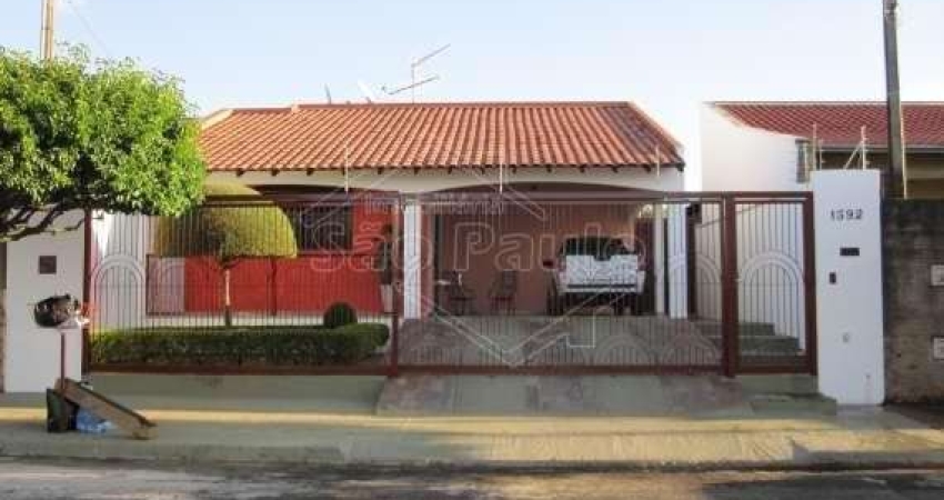 Casa com 3 quartos à venda no Jardim Eliana, Araraquara 