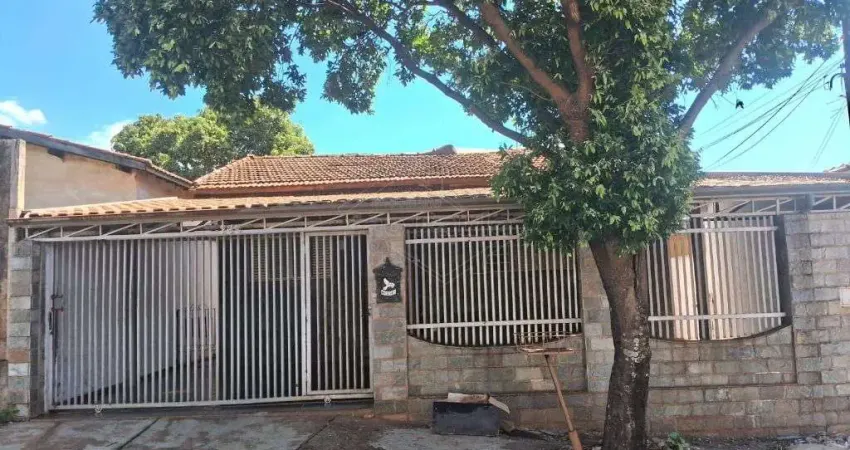 Casa com 3 quartos para alugar na Rua José Pierobon, 239, Yolanda Opice, Araraquara