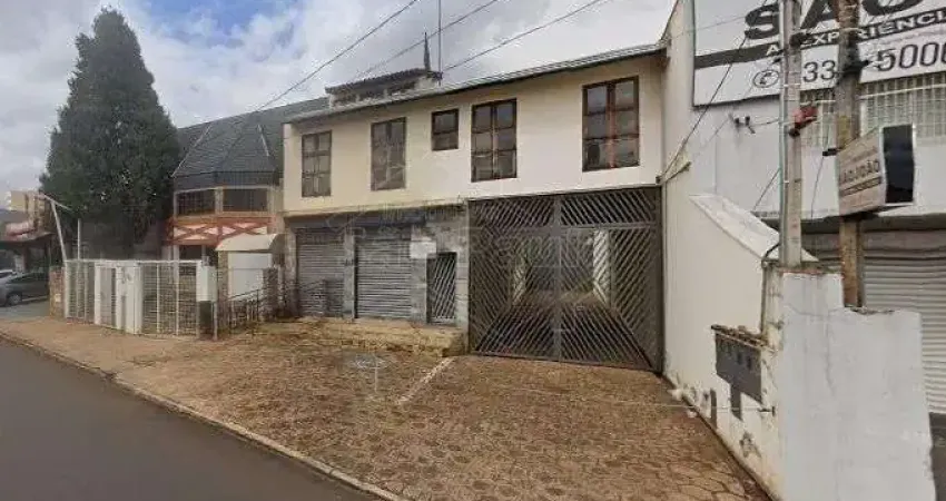 Prédio com 3 salas à venda na Vila Suconasa, Araraquara 