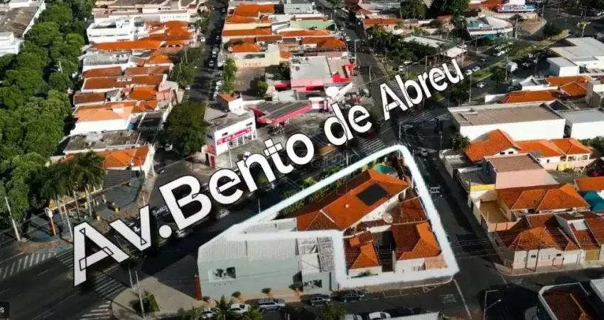 Casa comercial com 2 salas para alugar na Avenida Bento de Abreu, 289, Fonte Luminosa, Araraquara