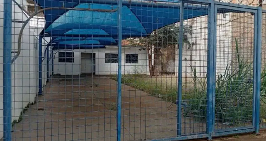 Edicula com quintal amplo e garagem para varios carros – centro, araraquara/sp