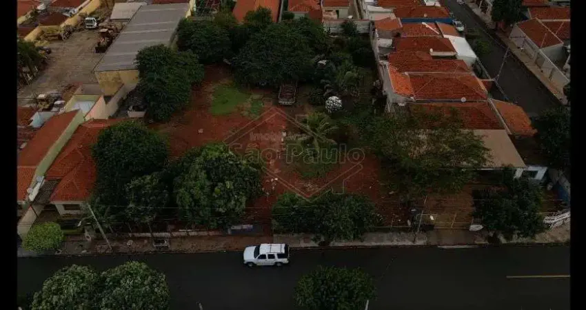 Terreno à venda na Avenida Antonio de Pádua Corrêa, 796, São José, Araraquara