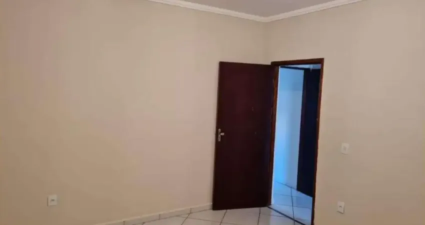 CASA TERREA NO RESIDENCIAL MANTIQUEIRA COM 3 DORMITÓRIOS