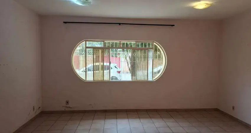 CASA TÉRREA NUM TERRENO DE 250M² NA FERRADURA DO JARDIM DAS INDÚSTRIAS