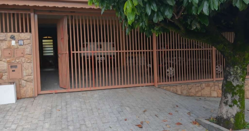 Imóvel espaçoso e completo no Jardim Santa Lúcia em Campinas-SP: 3 quartos, 1 suíte, 2 salas, 3 vagas. Aceito permuta e financiamento!