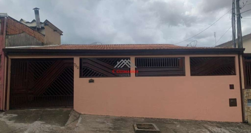 Imperdível Casa à Venda no Jardim Santa Lúcia, Campinas-SP!3 quartos, 4 salas, 4 vagas de garagem, 239,00 m² de área.Perfeito para sua família!