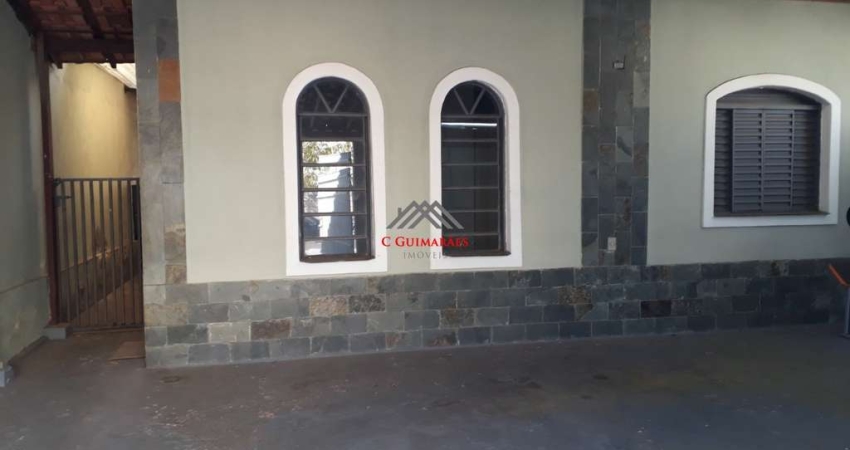 Casa à Venda no Parque Residencial Vila União: 3 Quartos, 2 Salas, 1 Banheiro, 3 Vagas de Garagem - Campinas-SP