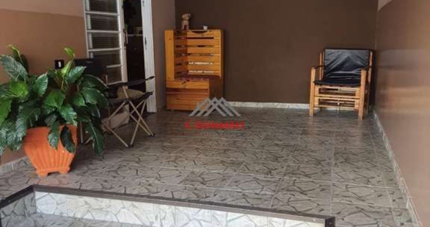 Imperdível Casa à Venda no Jardim Santa Lúcia em Campinas-SP!3 quartos, 1 suíte, 1 sala, 2 banheiros, 3 vagas de garagem, 130,00 m² de área.Próximo a escolas, mercados e saída para shopping. Calibre o