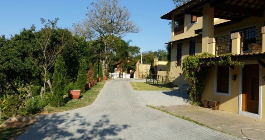 Chácara com 4 dormitórios para alugar, 10000 m² por R$ 7.586,00/mês - Jardim Torrão de Ouro - São José dos Campos/SP