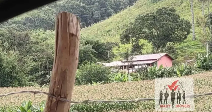 Fazenda à venda no Centro, Caldas 